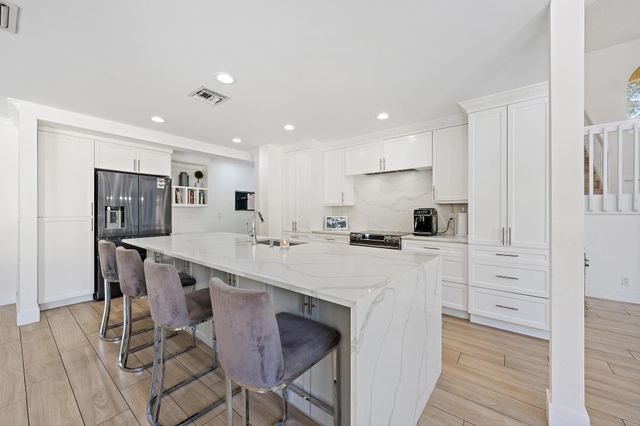 10101 Oak Bark Lane, Palm Beach Gardens, FL 33410