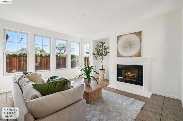 220 Hollister Avenue, Alameda, CA 94501