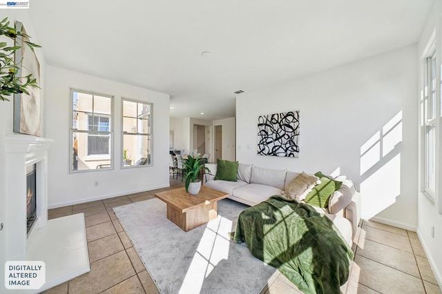 220 Hollister Avenue, Alameda, CA 94501