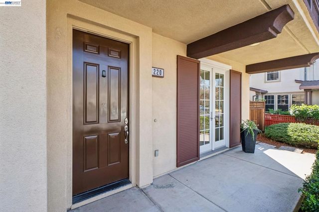 220 Hollister Avenue, Alameda, CA 94501