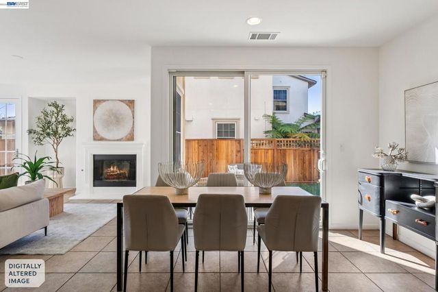 220 Hollister Avenue, Alameda, CA 94501