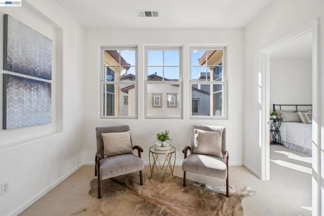 220 Hollister Avenue, Alameda, CA 94501