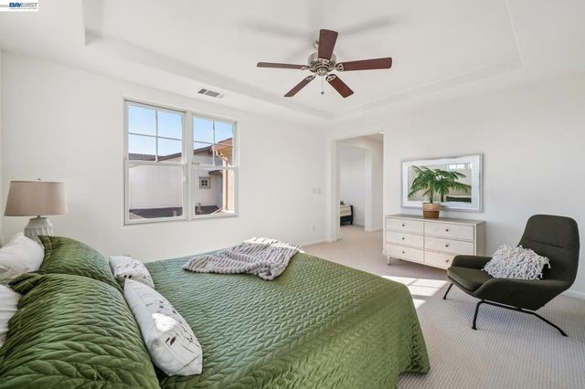 220 Hollister Avenue, Alameda, CA 94501