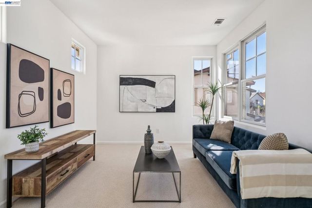 220 Hollister Avenue, Alameda, CA 94501