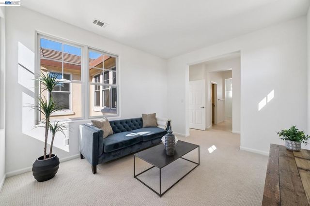 220 Hollister Avenue, Alameda, CA 94501