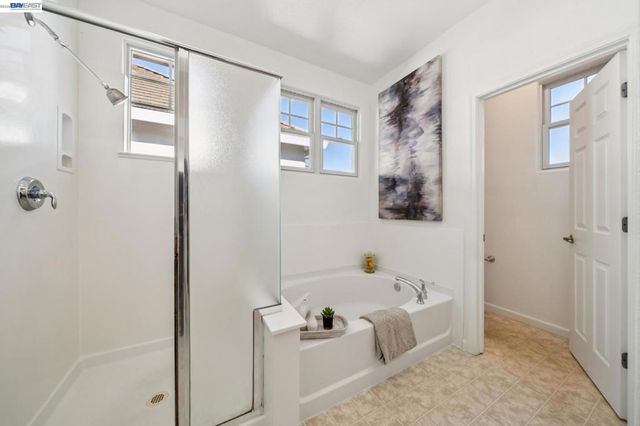 220 Hollister Avenue, Alameda, CA 94501