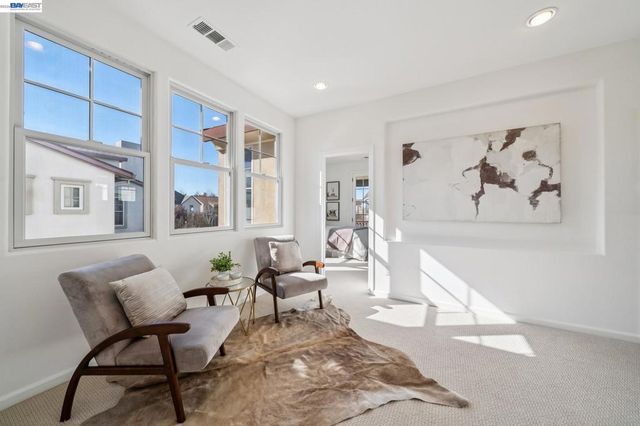 220 Hollister Avenue, Alameda, CA 94501