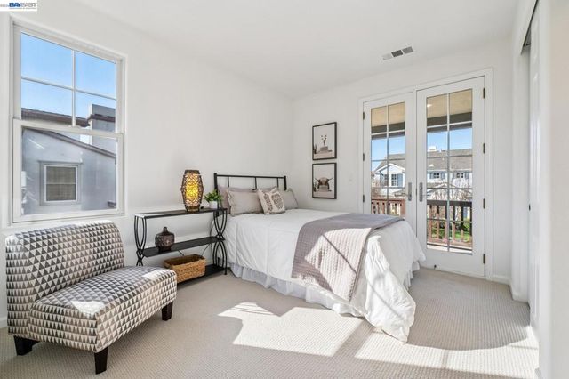 220 Hollister Avenue, Alameda, CA 94501