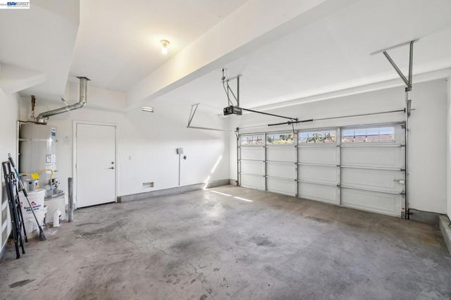 220 Hollister Avenue, Alameda, CA 94501