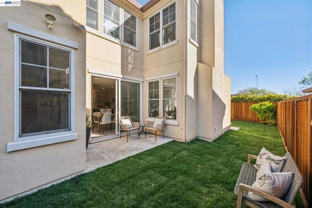 220 Hollister Avenue, Alameda, CA 94501