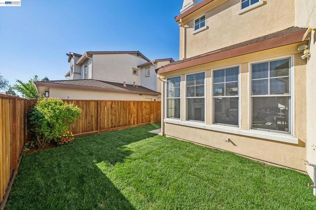 220 Hollister Avenue, Alameda, CA 94501