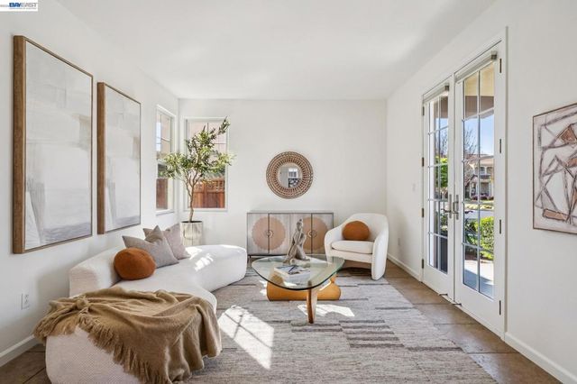 220 Hollister Avenue, Alameda, CA 94501