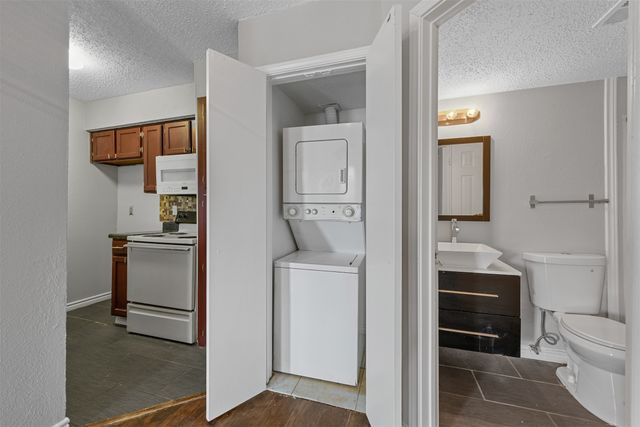 9520 Royal Lane 321, Dallas, TX 75243