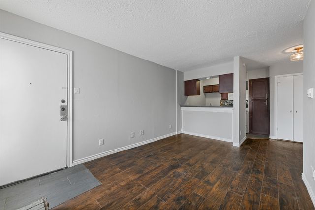 9520 Royal Lane 321, Dallas, TX 75243