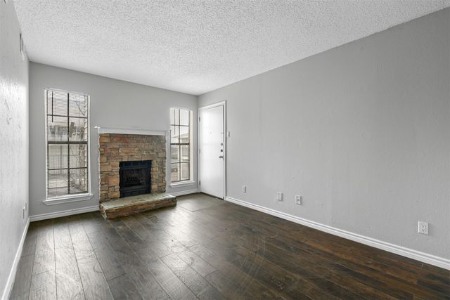 9520 Royal Lane 321, Dallas, TX 75243