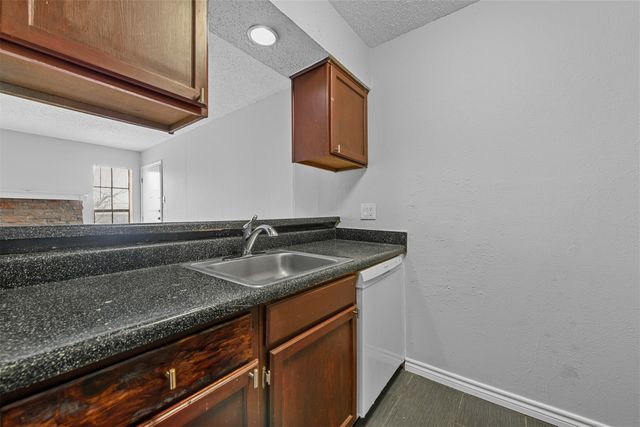 9520 Royal Lane 321, Dallas, TX 75243