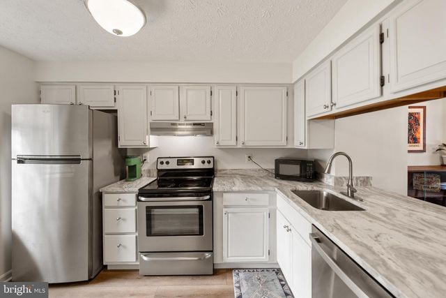 8550 BLUE ROCK LN, Lorton, VA 22079