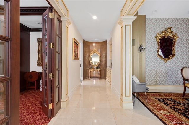 9 Scenic View Court, Dix Hills, NY 11746