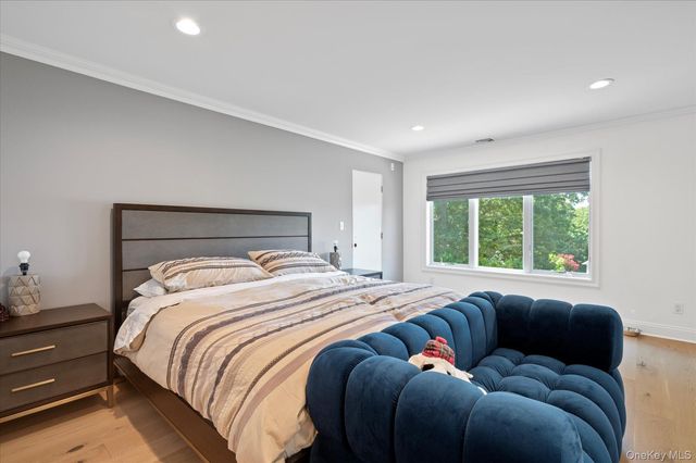 9 Scenic View Court, Dix Hills, NY 11746