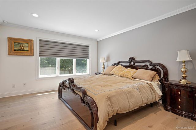 9 Scenic View Court, Dix Hills, NY 11746