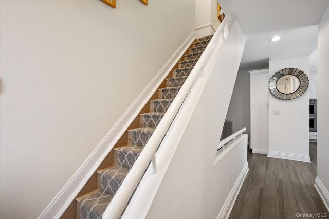 9 Scenic View Court, Dix Hills, NY 11746