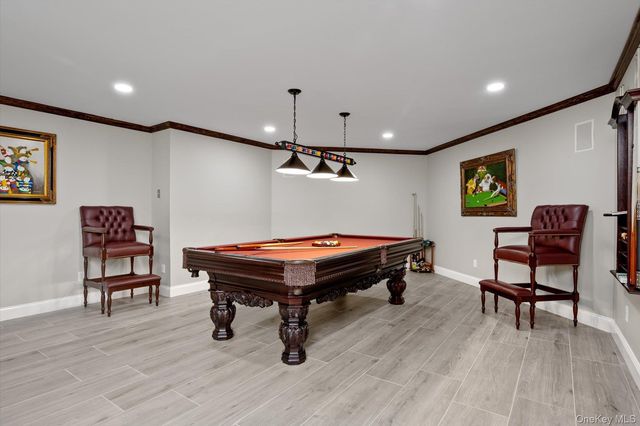 9 Scenic View Court, Dix Hills, NY 11746