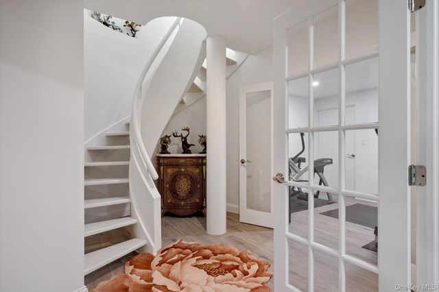 9 Scenic View Court, Dix Hills, NY 11746