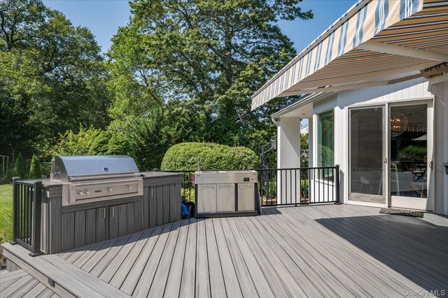 9 Scenic View Court, Dix Hills, NY 11746