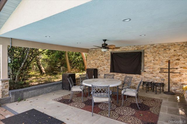 9 Scenic View Court, Dix Hills, NY 11746