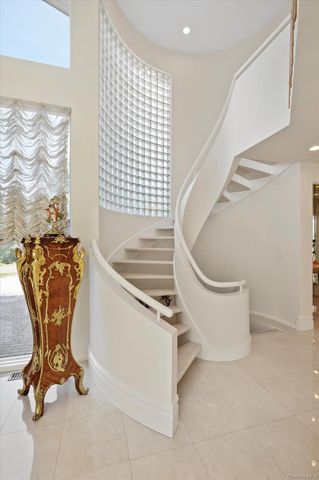 9 Scenic View Court, Dix Hills, NY 11746