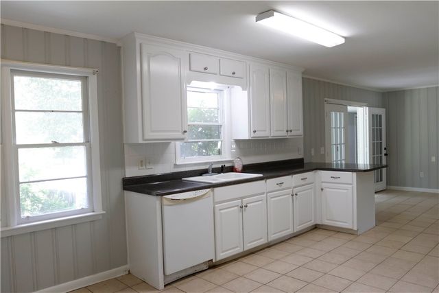 695 Lanes Bridge Road, Jesup, GA 31545