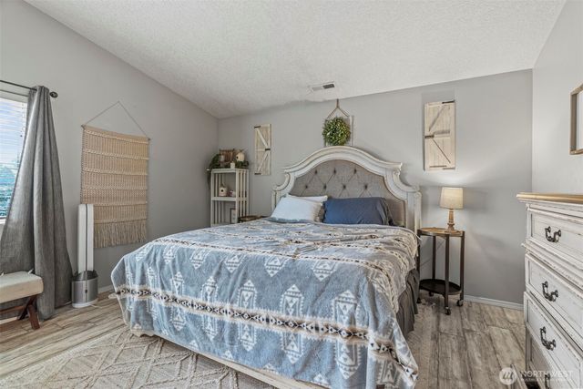 803 SE 11th Way, Battle Ground, WA 98604