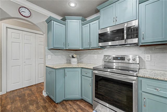 5 Queensborough Drive, Bella Vista, AR 72715