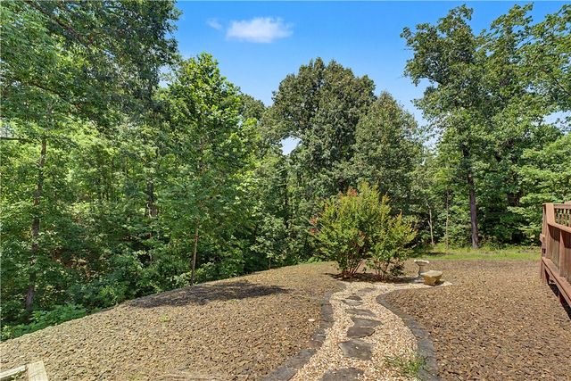 5 Queensborough Drive, Bella Vista, AR 72715
