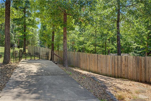 5 Queensborough Drive, Bella Vista, AR 72715