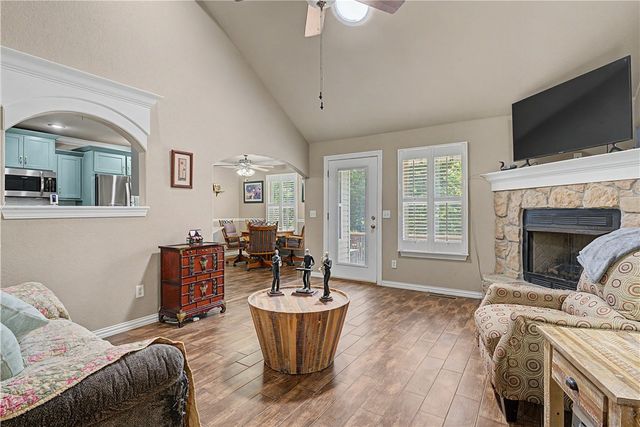 5 Queensborough Drive, Bella Vista, AR 72715