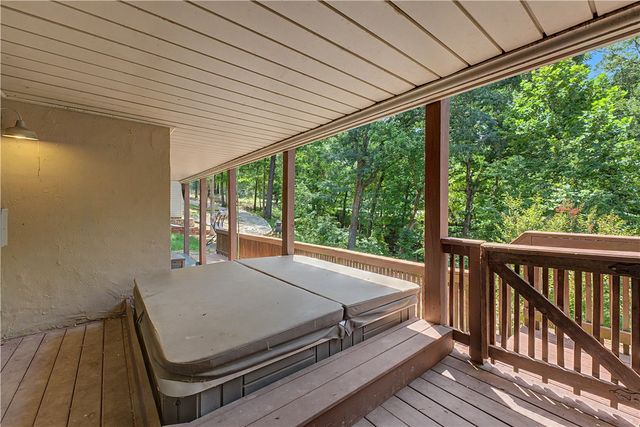 5 Queensborough Drive, Bella Vista, AR 72715