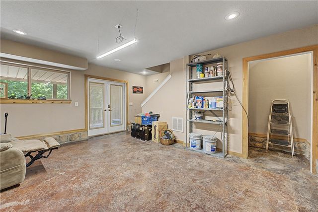 5 Queensborough Drive, Bella Vista, AR 72715