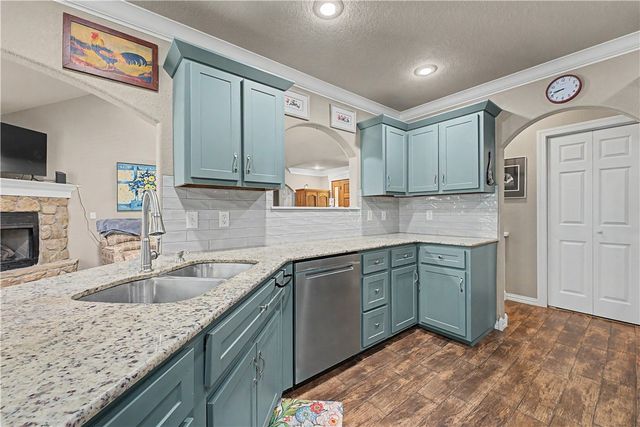5 Queensborough Drive, Bella Vista, AR 72715