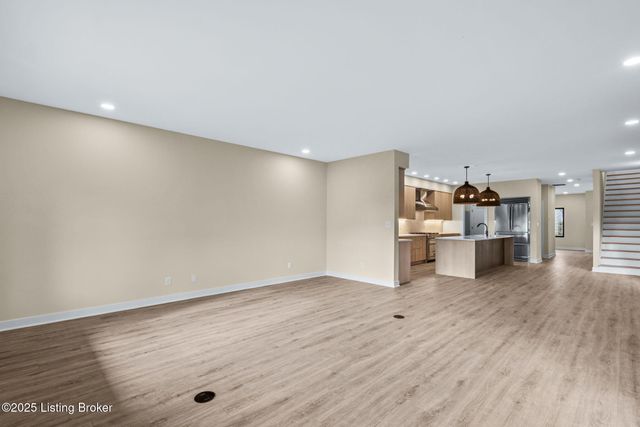 956 Vine St, Louisville, KY 40204