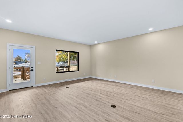 956 Vine St, Louisville, KY 40204