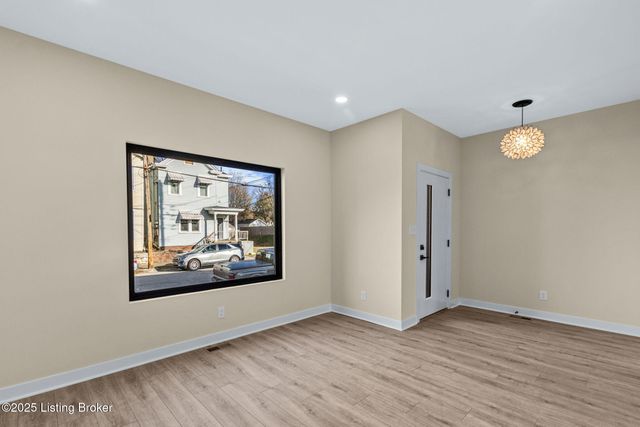 956 Vine St, Louisville, KY 40204