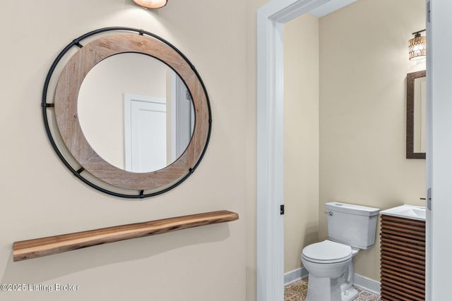 956 Vine St, Louisville, KY 40204