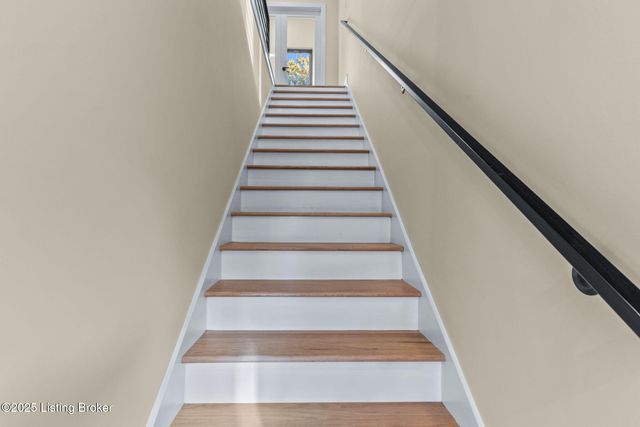 956 Vine St, Louisville, KY 40204