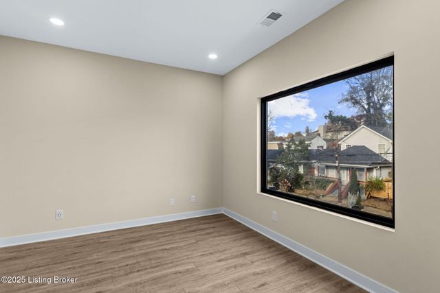 956 Vine St, Louisville, KY 40204