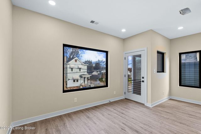 956 Vine St, Louisville, KY 40204