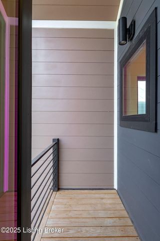 956 Vine St, Louisville, KY 40204