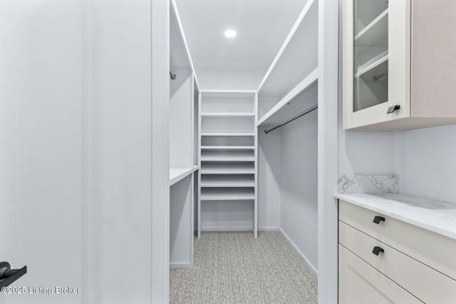 956 Vine St, Louisville, KY 40204