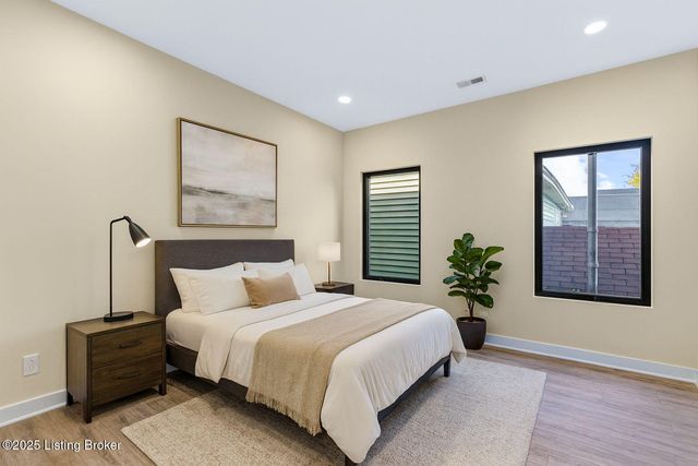 956 Vine St, Louisville, KY 40204