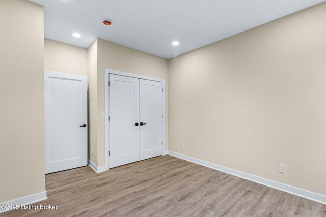 956 Vine St, Louisville, KY 40204